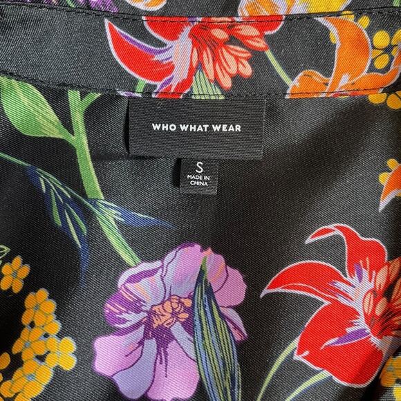Who What Wear Black Floral Satin Button-Down Blouse – Size Small NWOT Wide Cuffs - Picture 8 of 10
